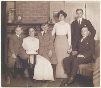 Ella Weekly Richardson with her five children