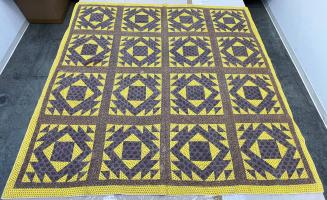 American diamond in square variant pattern pieced quilt